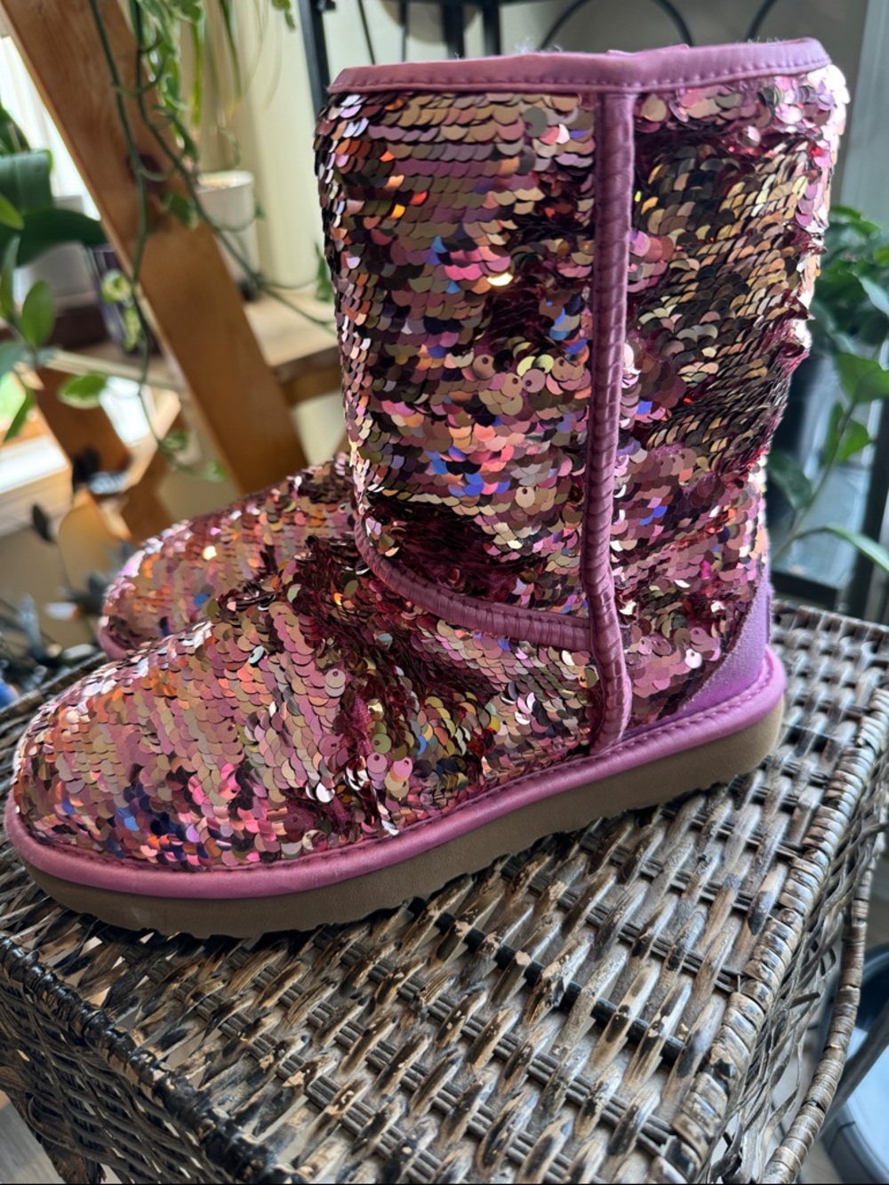 Ugg Sequin Pink Sparkle Boots women’s size‎ 6
